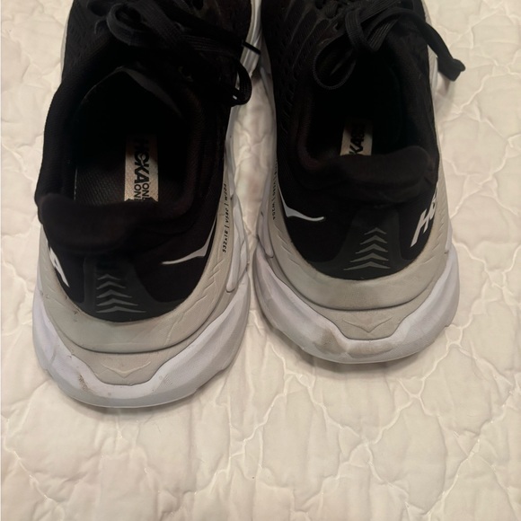 Hoka Clifton running shoes women’s size 9 black comfortable - Picture 5 of 8